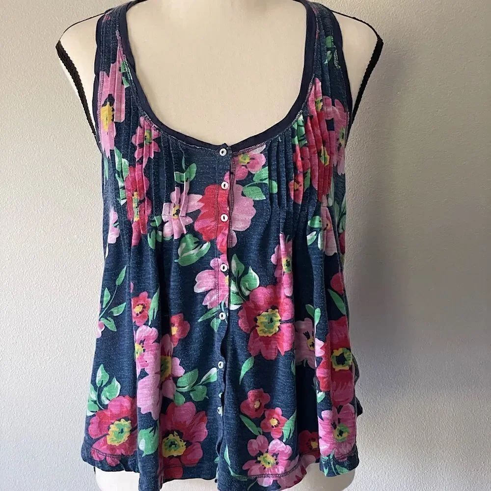 Aeropostale Floral Half Button-Down, Women’s Tank. Size Medium.